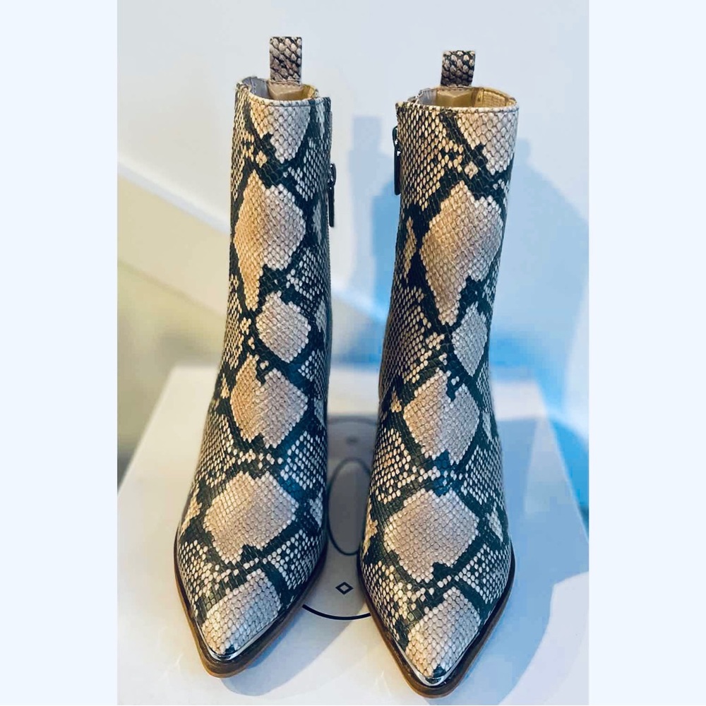 Steve Madden Chels Women’s Coachella Festival Western Tan Snake Bootie Size 8